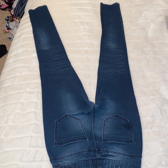 $30 for 4 Pairs of Full Length, Skinny Jeans - All: LIKE NEW - Picture 10 of 14